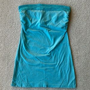 Vanity strapless top